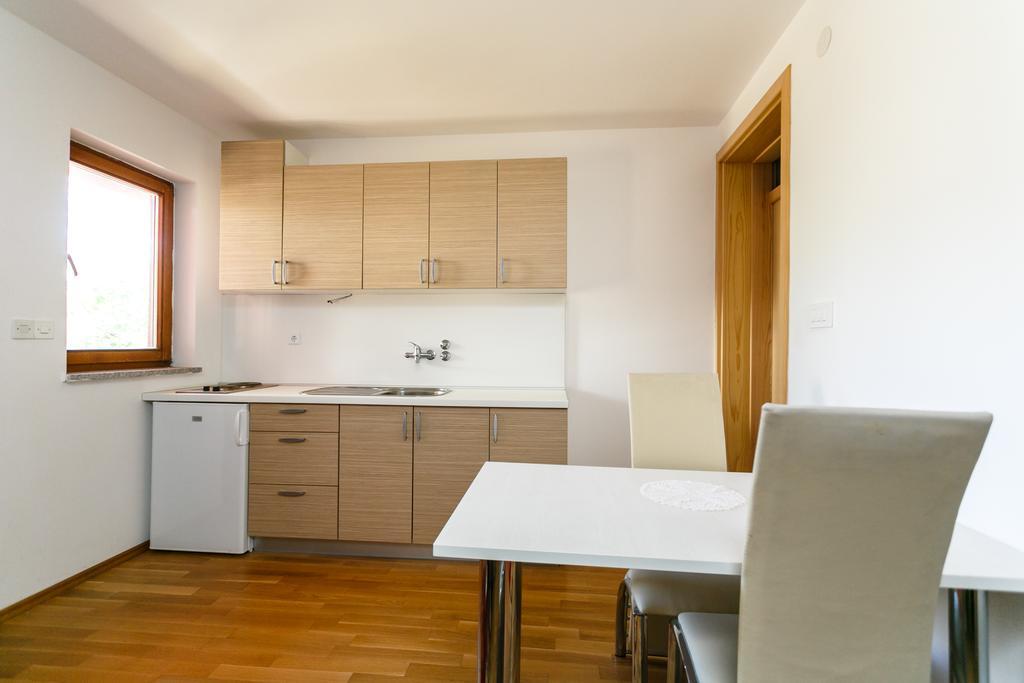 Apartments Josip ปิเนซิตซี ภายนอก รูปภาพ